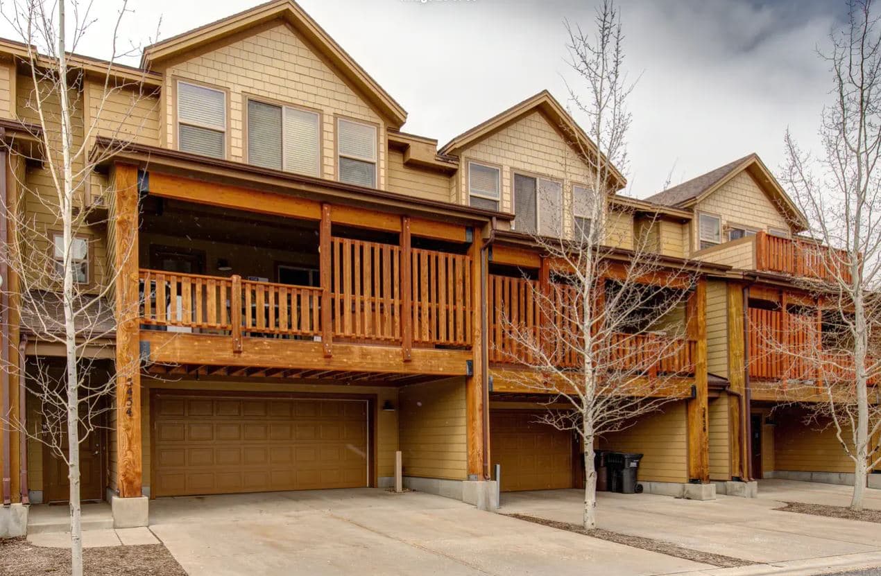 Large Luge Lane Home