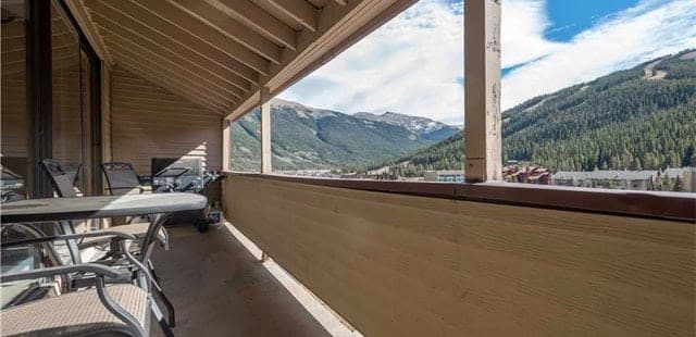 Snowbridge Square