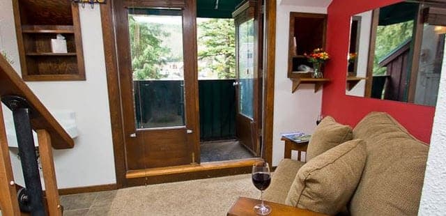 Manitou Lodge