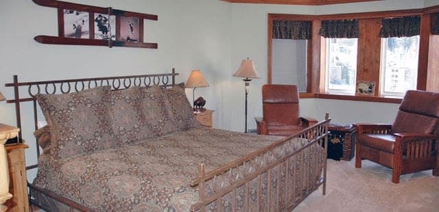 Centennial Lodge