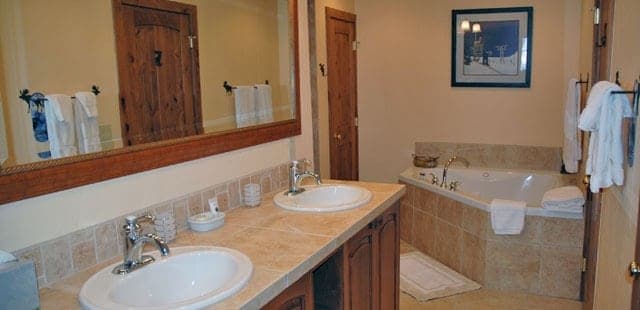 Centennial Lodge