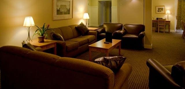 Grand Summit Hotel