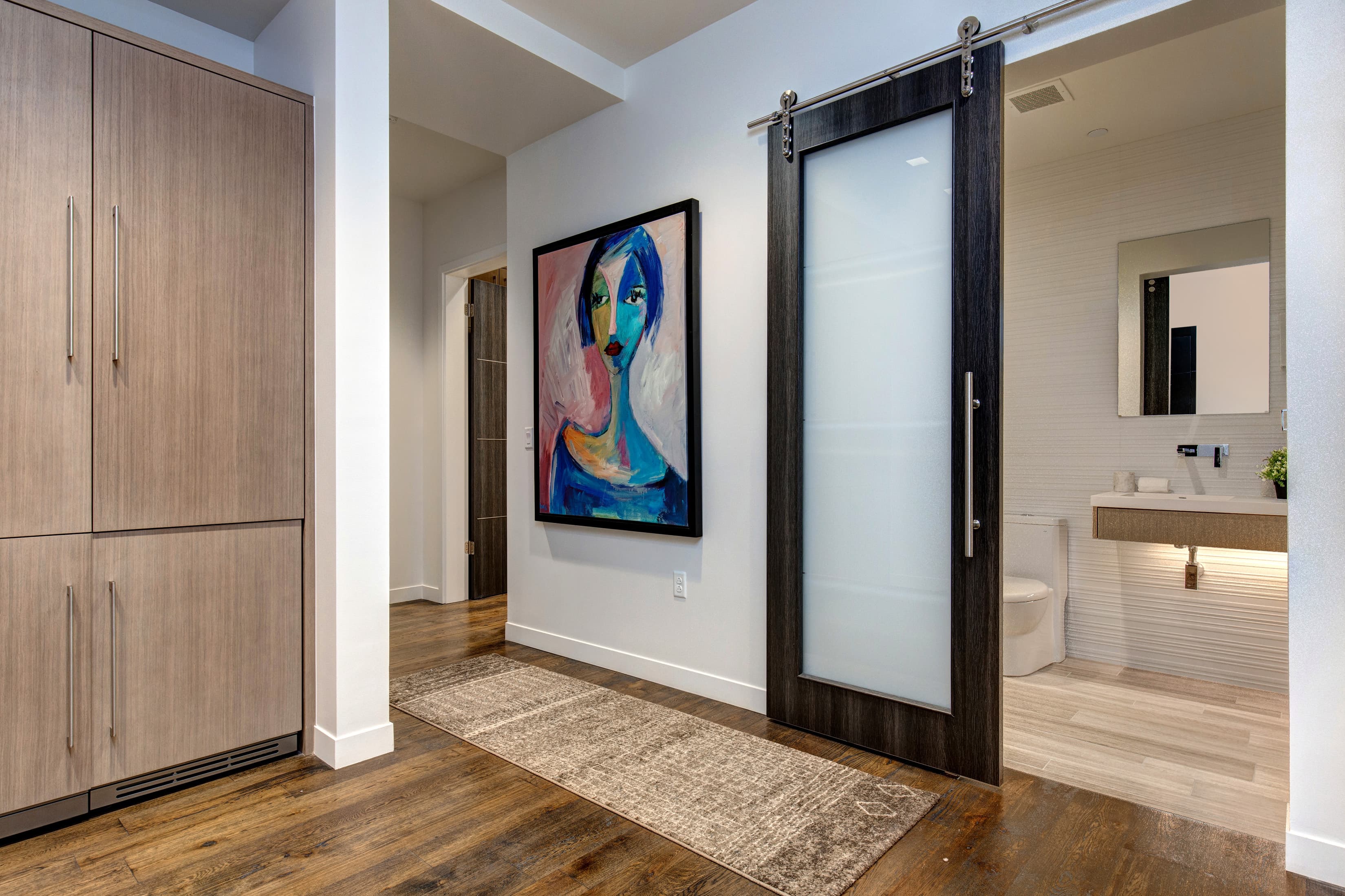 Entrance Hallway with full bath