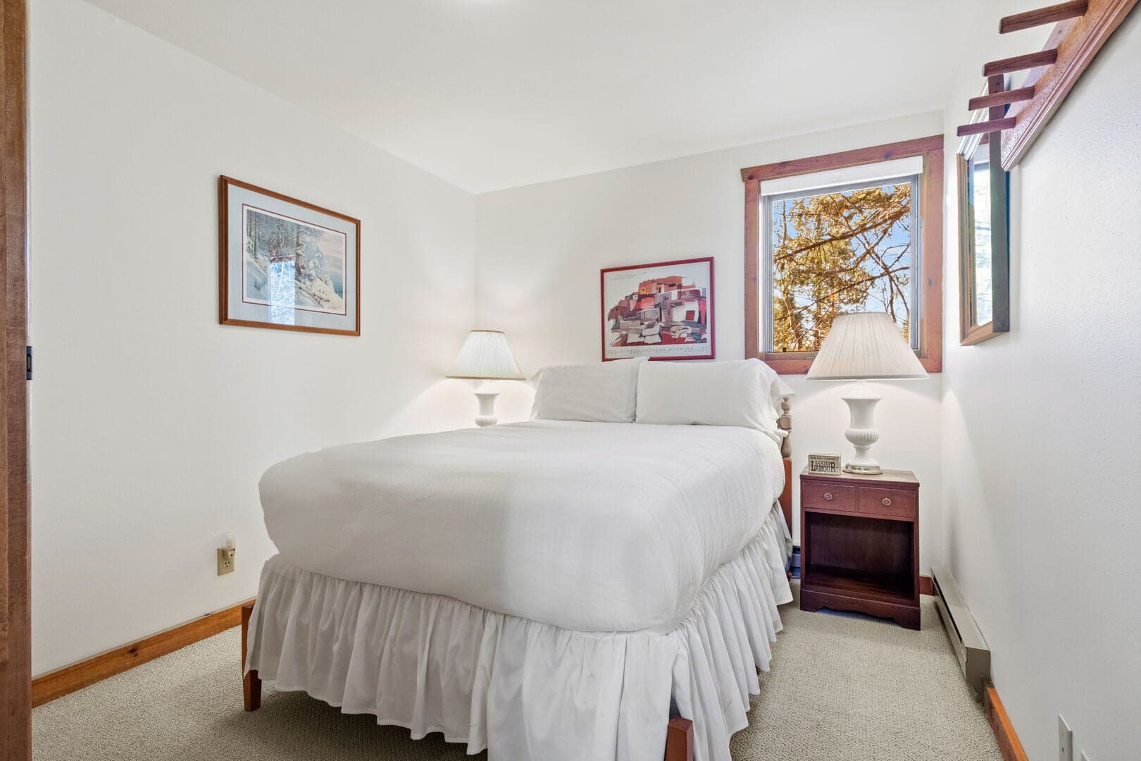 2nd Lower Bedroom: Double Bed