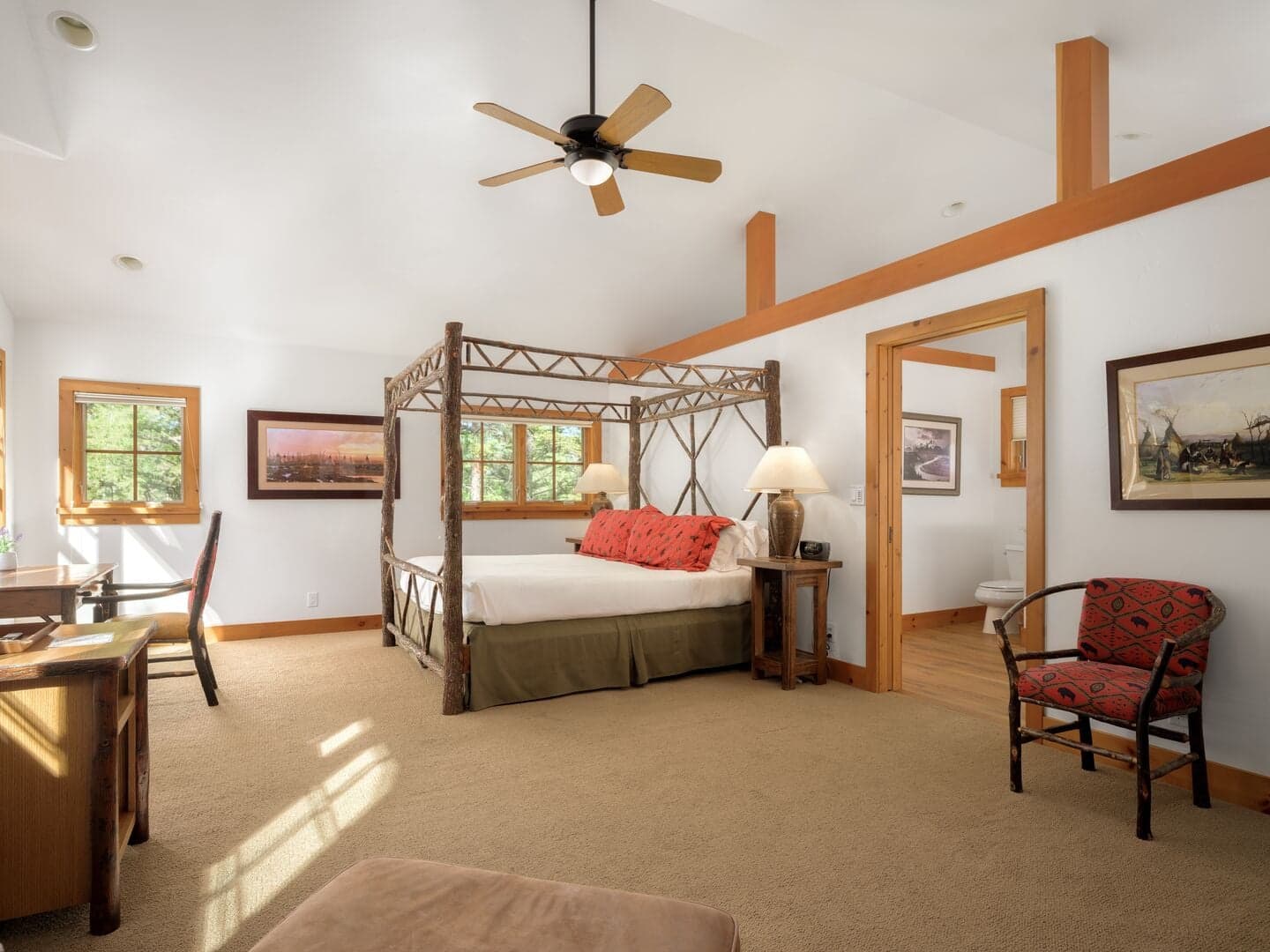 Master Bedroom (Mid/Main Level)