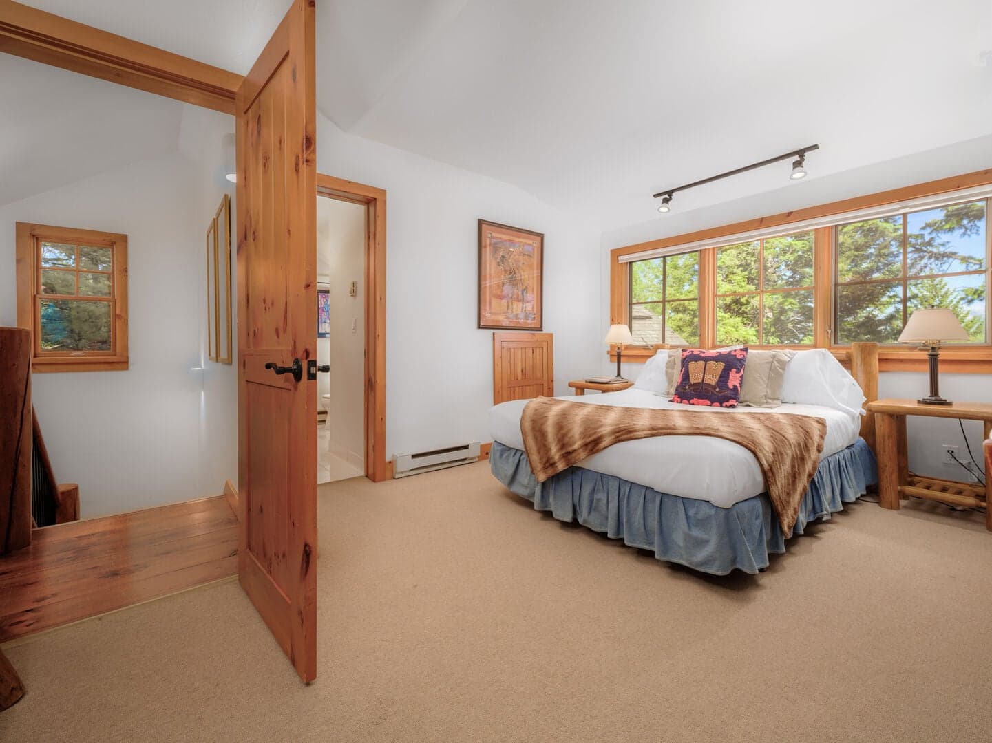 Queen and Bunk Bedroom (Third Level)