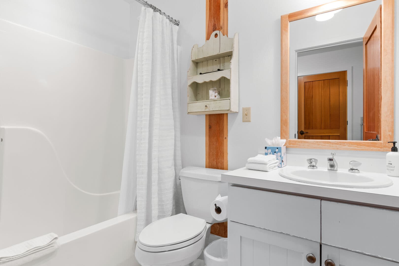 2nd King Full Bath