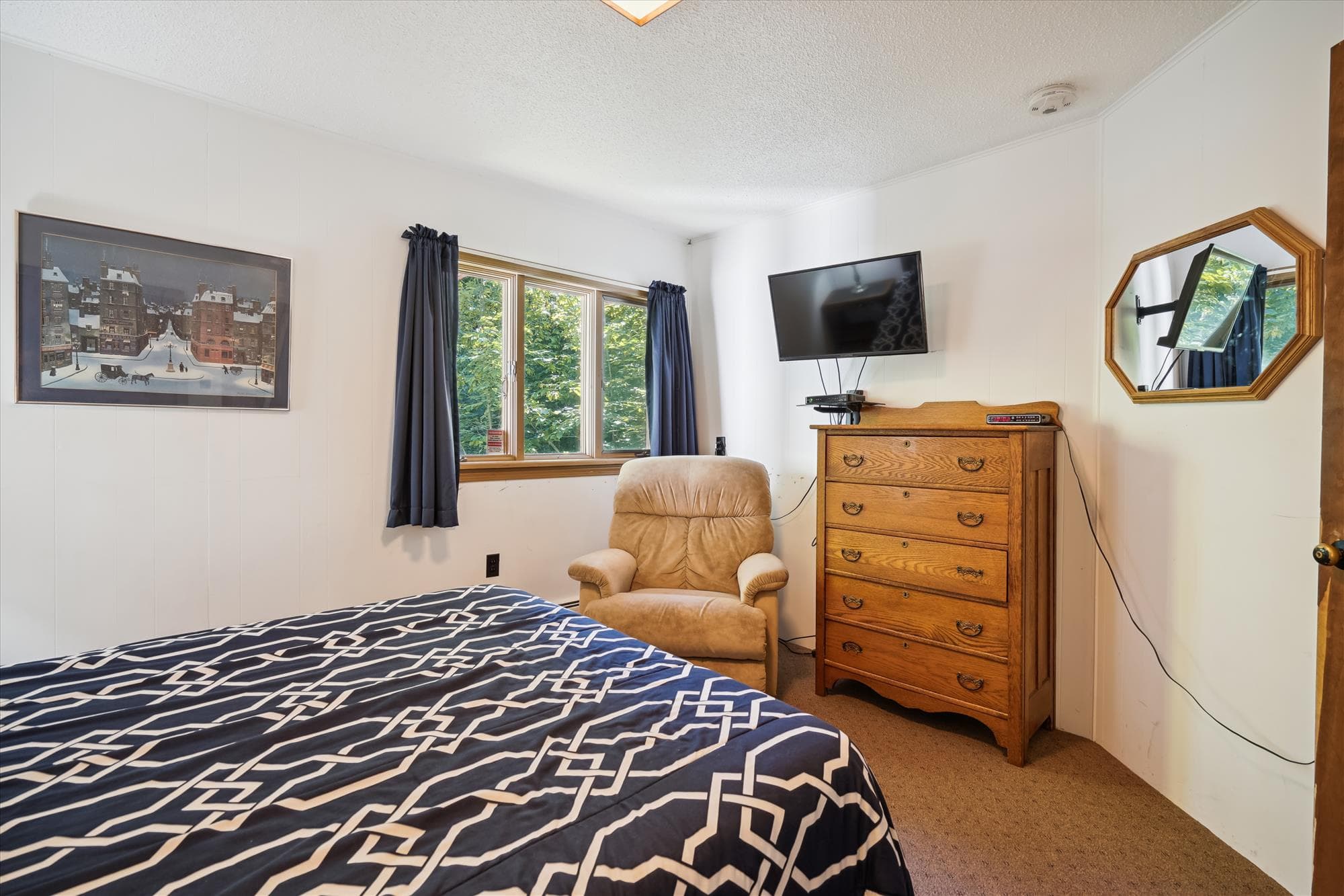Queen bedroom on lower level