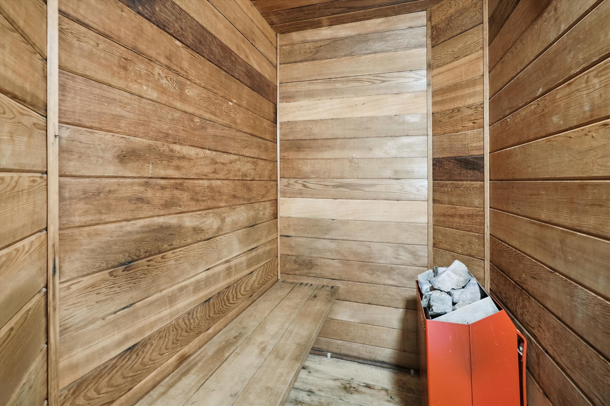 Sauna in full bathroom on the entrance level. Seats two comfortably