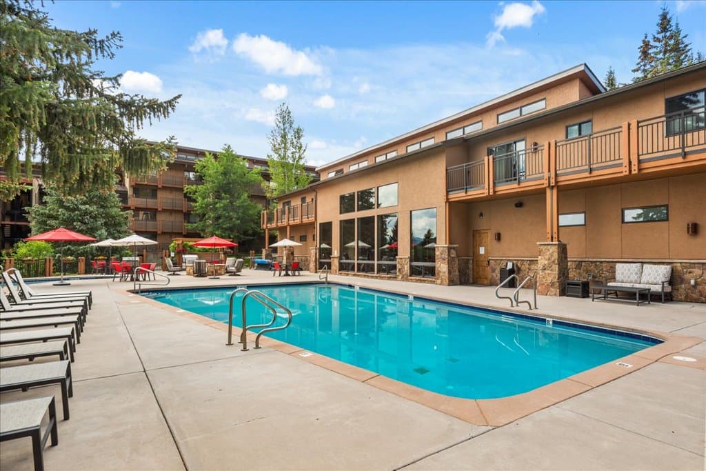 Stonebridge Condominiums
