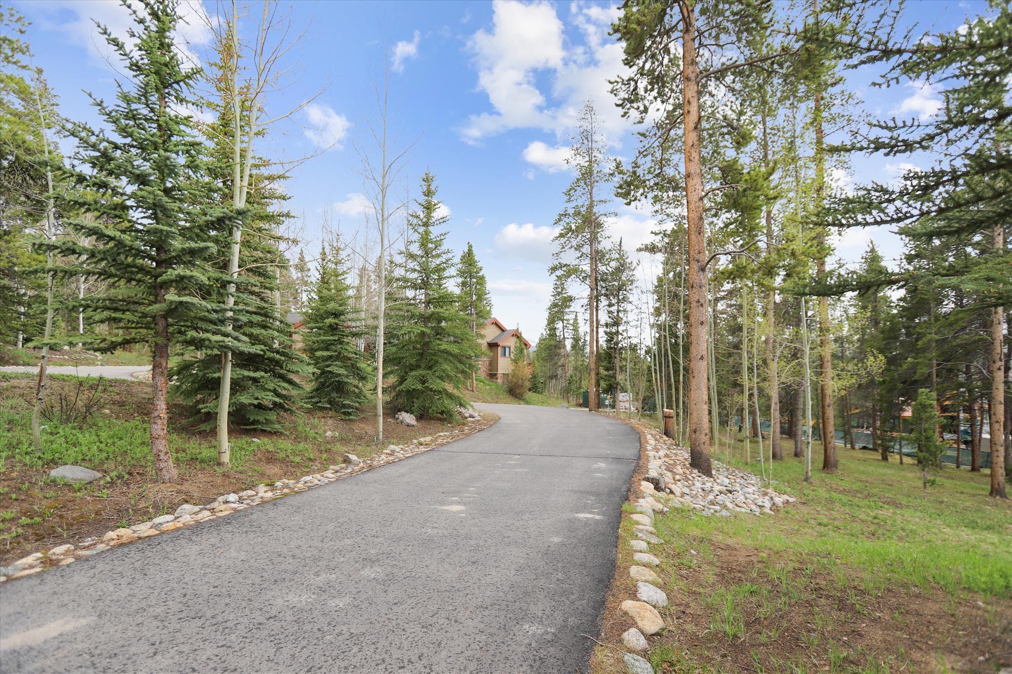 Exterior - Evergreen Lodge - Breckenridge Vacation Rental