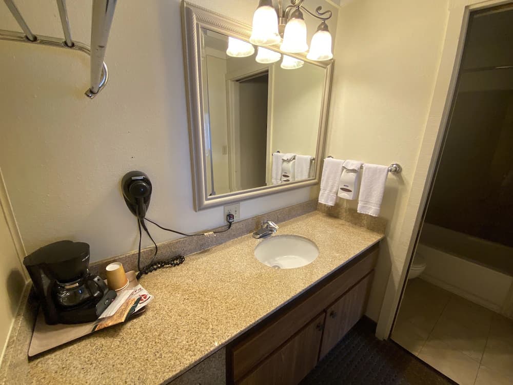 Bathroom sink