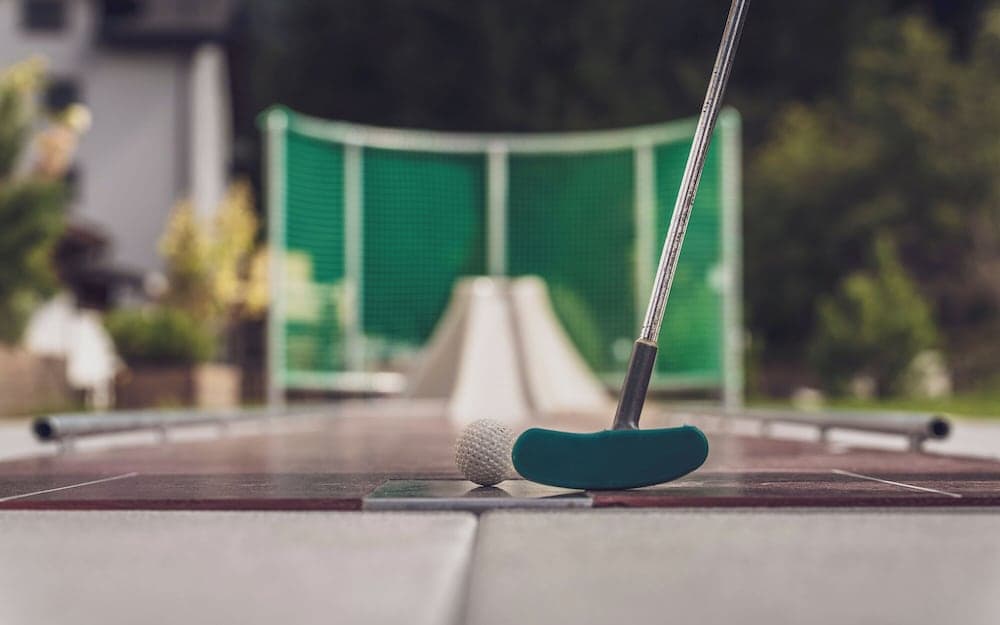Mini-golf
