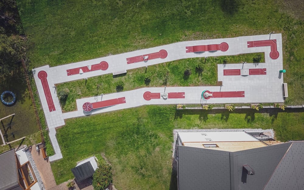 Mini-golf