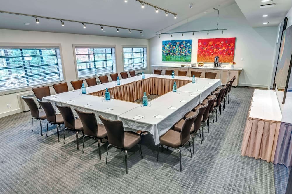 Meeting facility