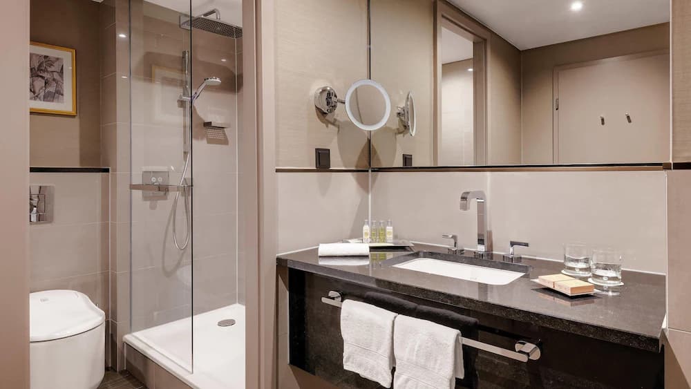 Bathroom shower