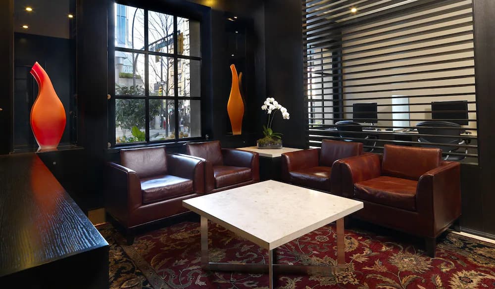 Lobby lounge