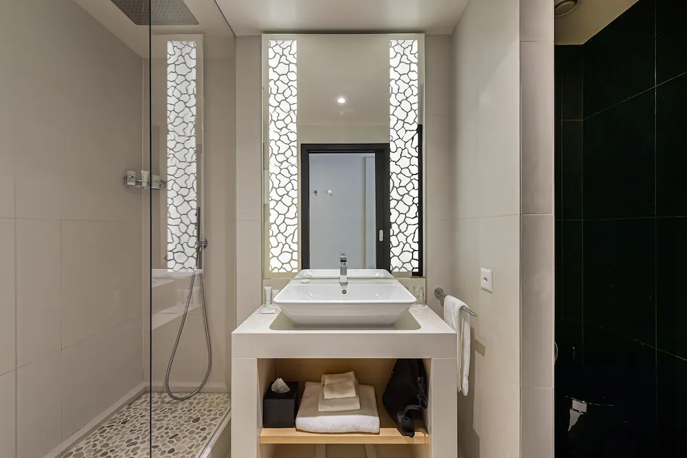 Bathroom amenities