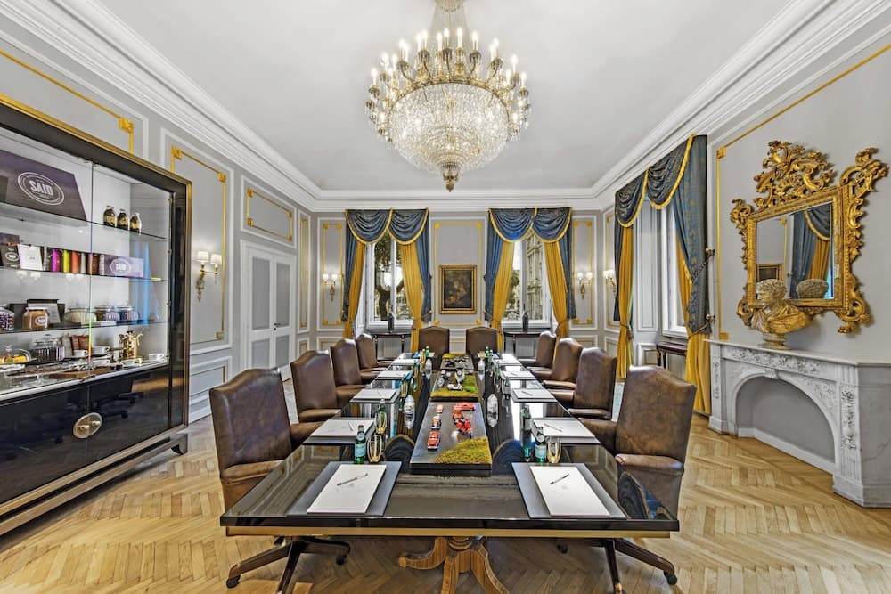 Meeting facility