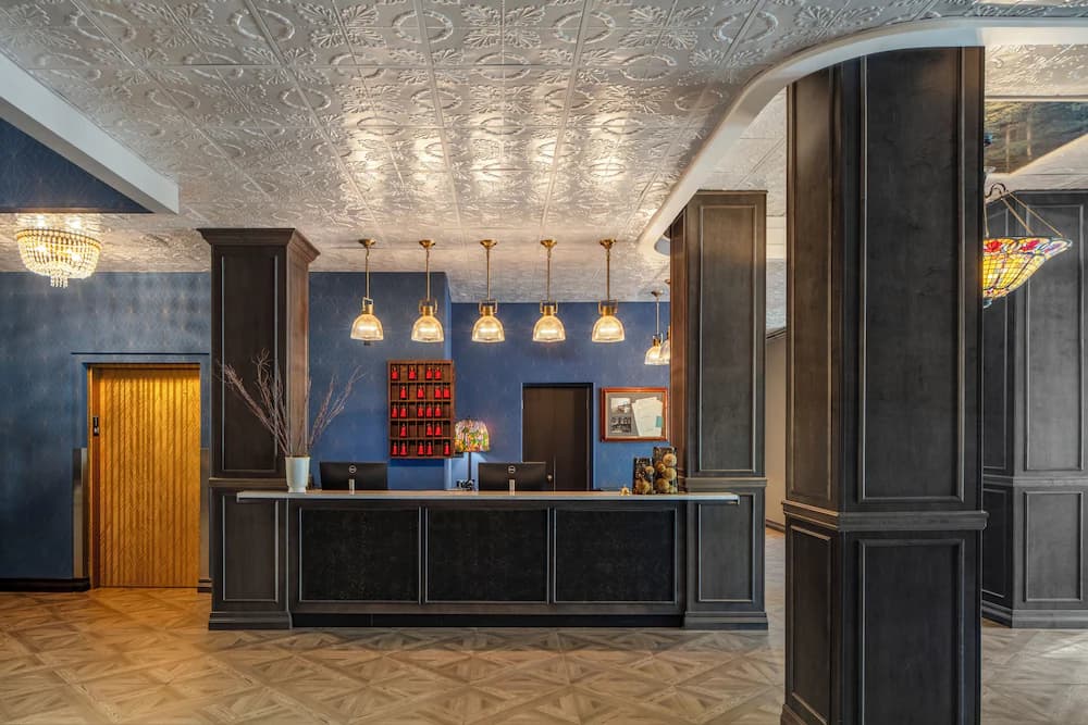 Concierge desk