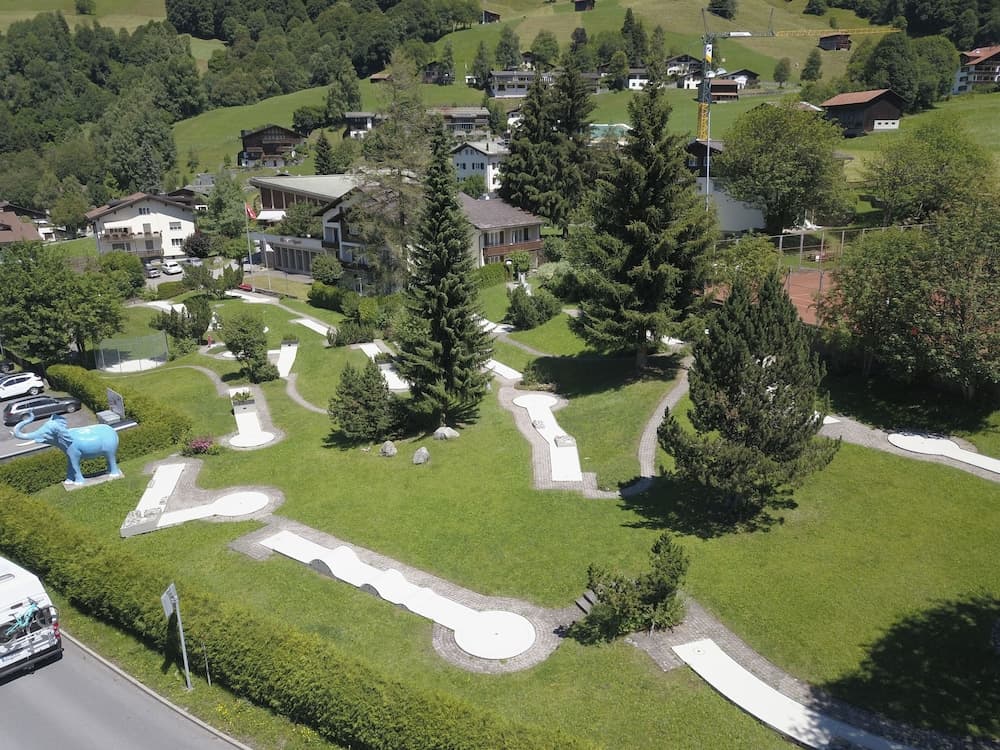 Mini-golf