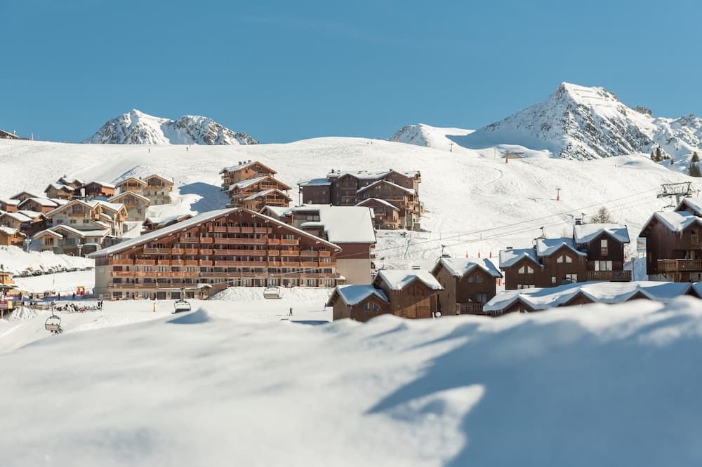 Skiing