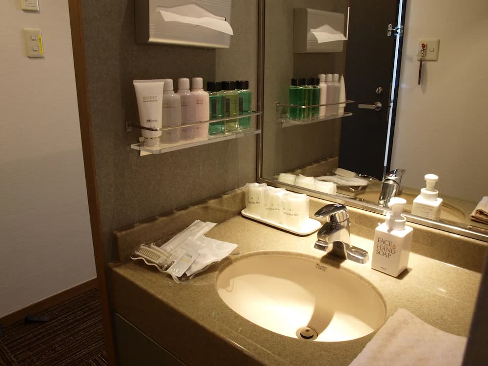 Bathroom sink