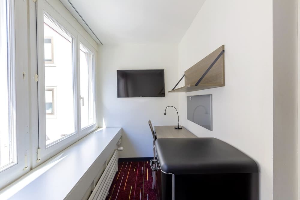 Mini-refrigerator