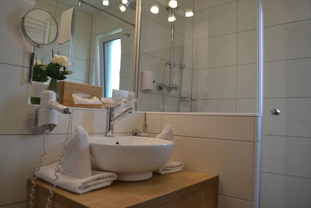 Bathroom shower