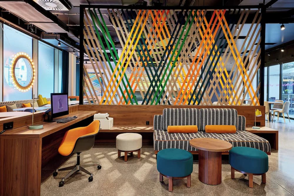 Lobby lounge