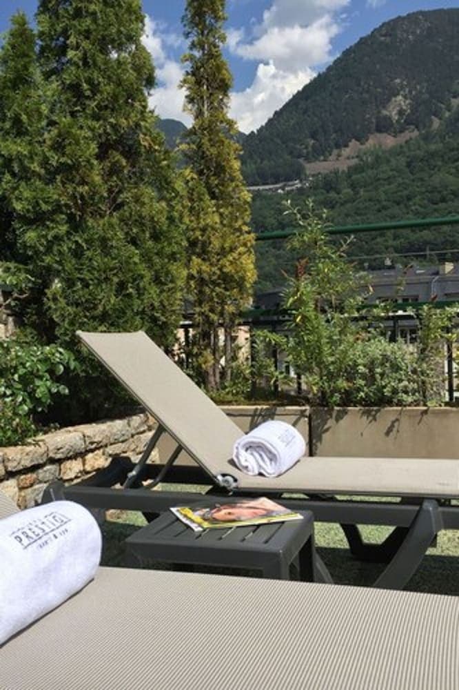 Sundeck
