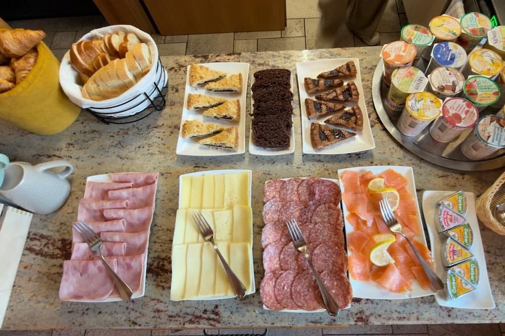 Breakfast buffet
