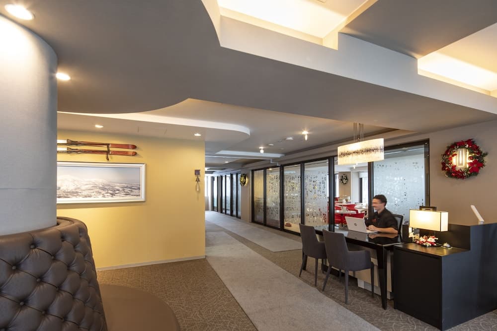Check-in/check-out kiosk