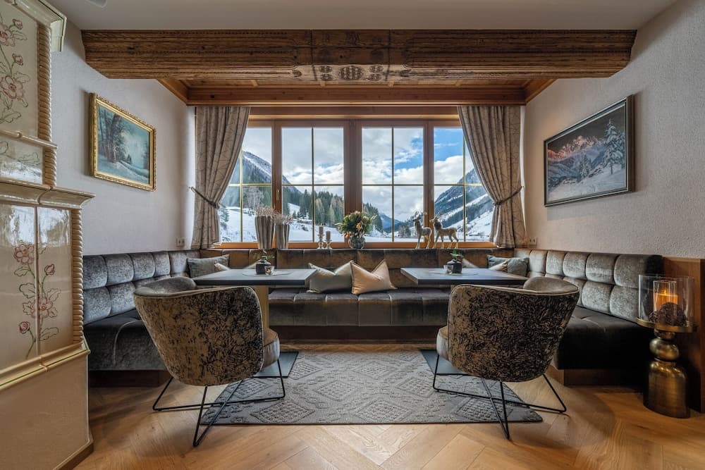 Primary image