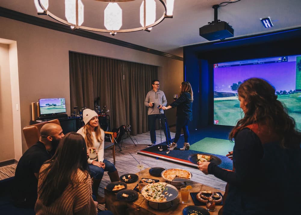Indoor golf driving range