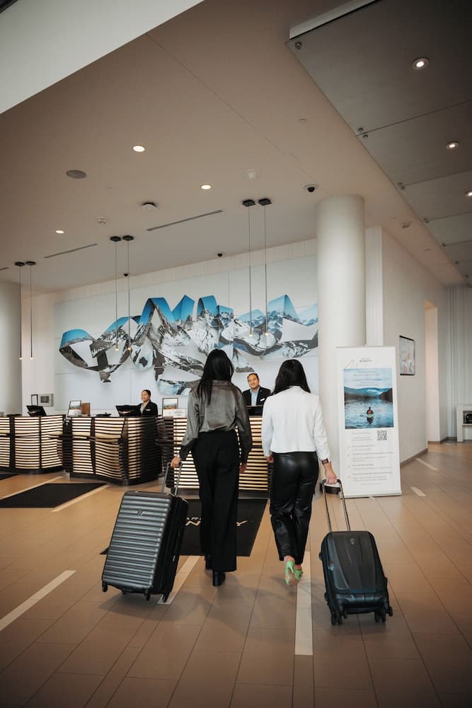 Check-in/check-out kiosk