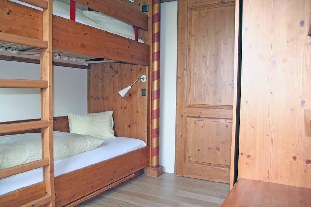 Children's theme room