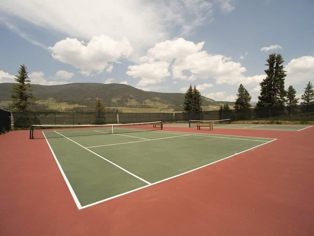 Tennis court