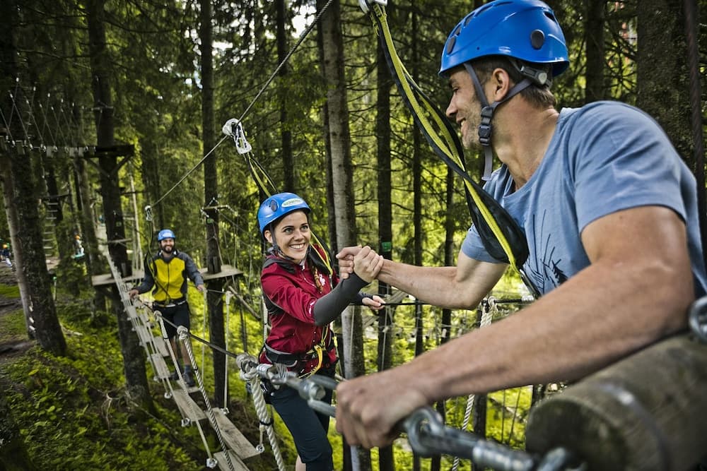Ropes course (team building)