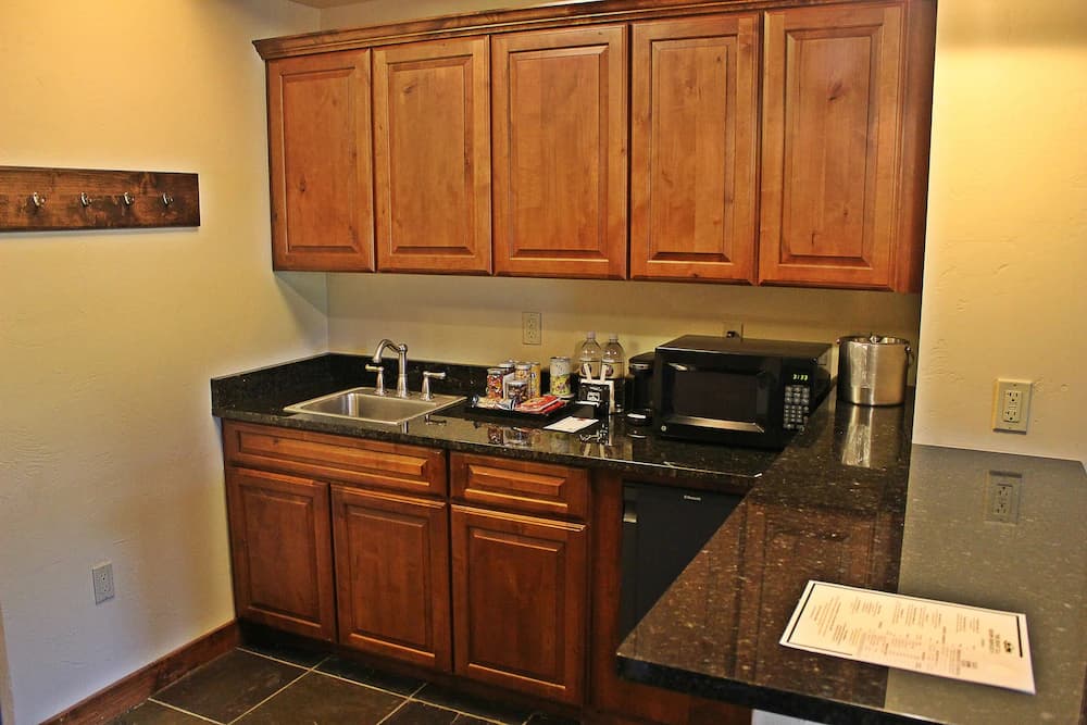 Private kitchenette