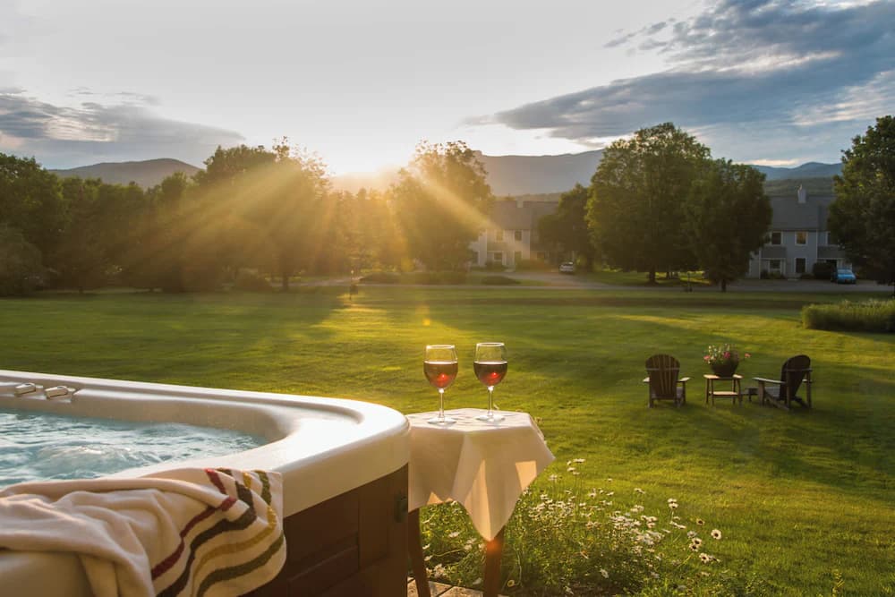 Outdoor spa tub