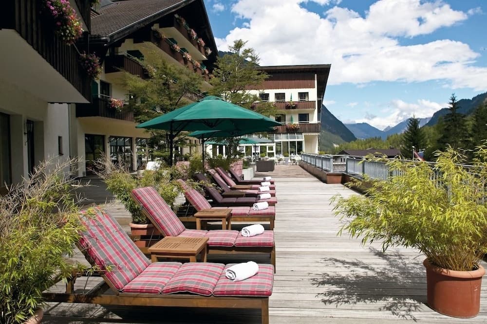 Sundeck