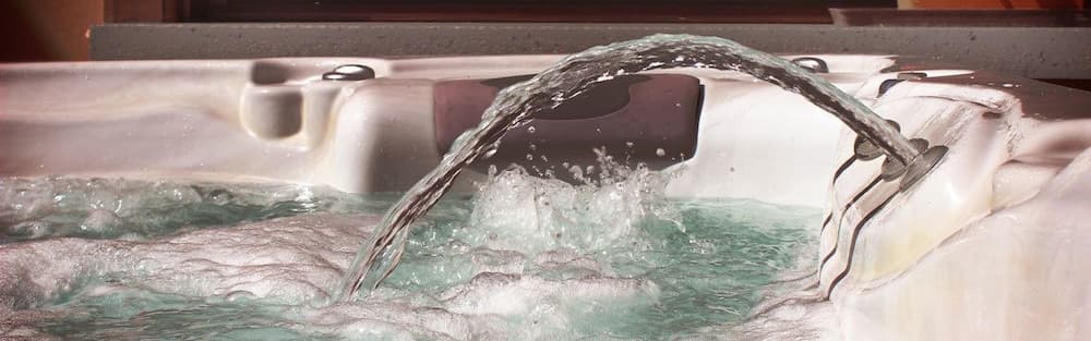 Indoor spa tub