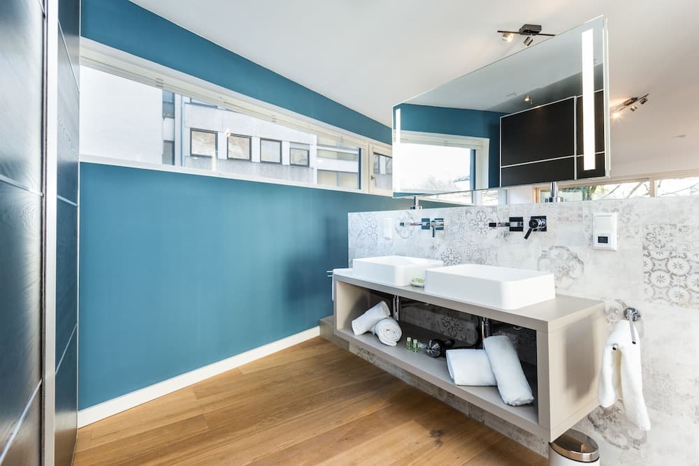 Bathroom amenities