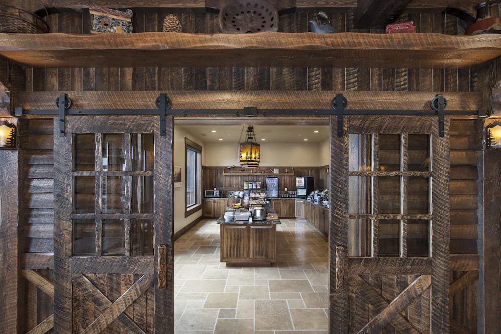 Breakfast area