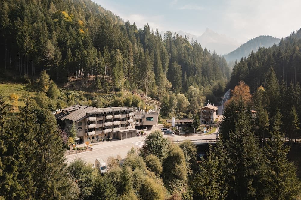 Primary image