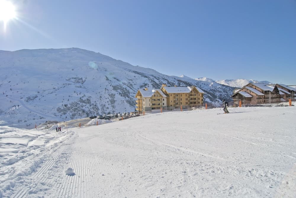 Snow and ski sports