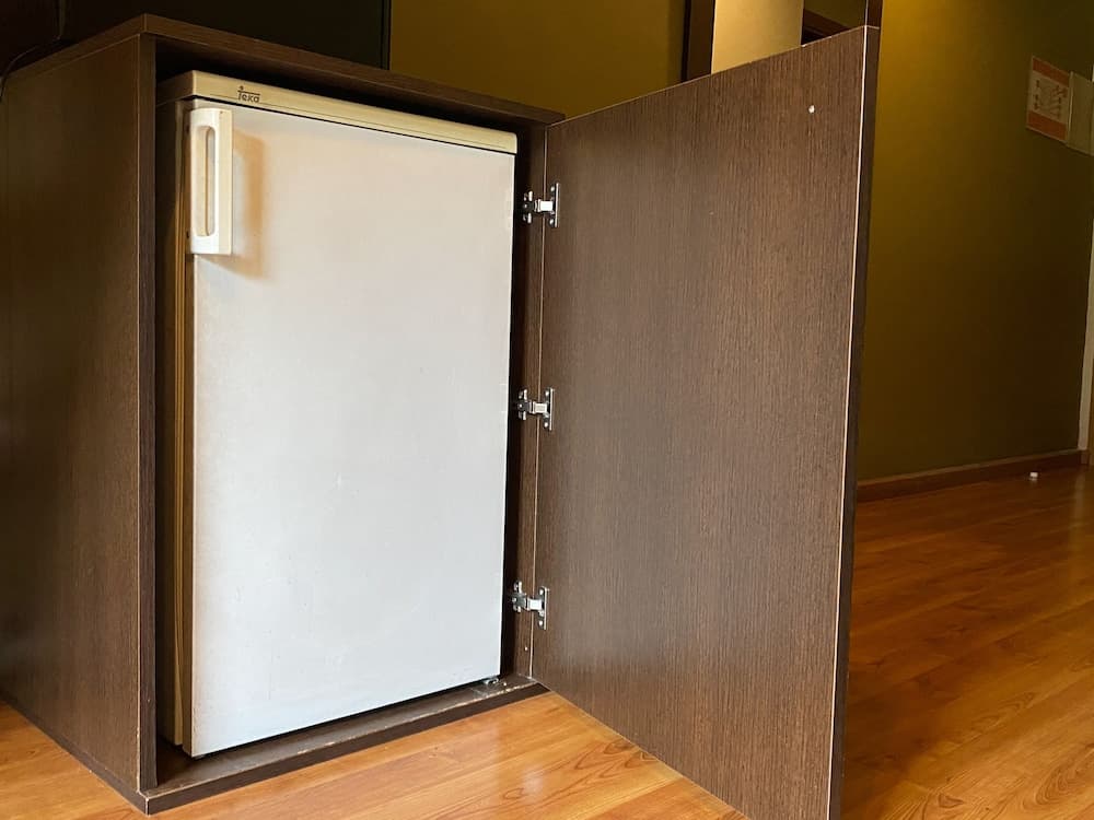 Mini-refrigerator
