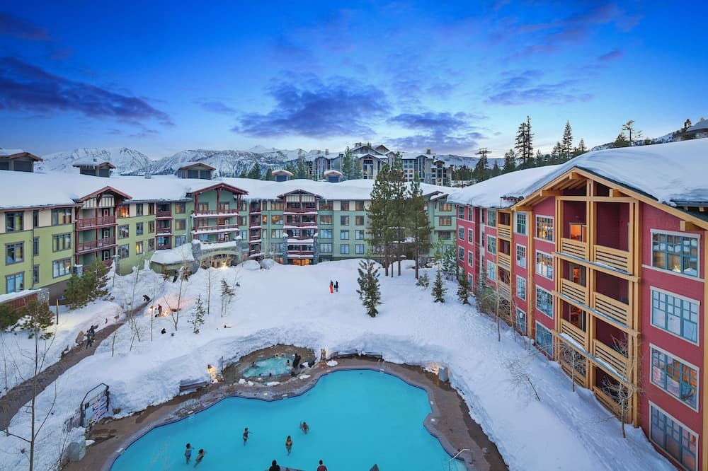 Shopping mall