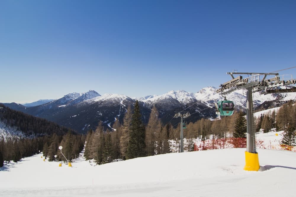Snow and ski sports